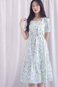 Antoinette Sashed Pintuck Hem Maxi Dress In White Floral