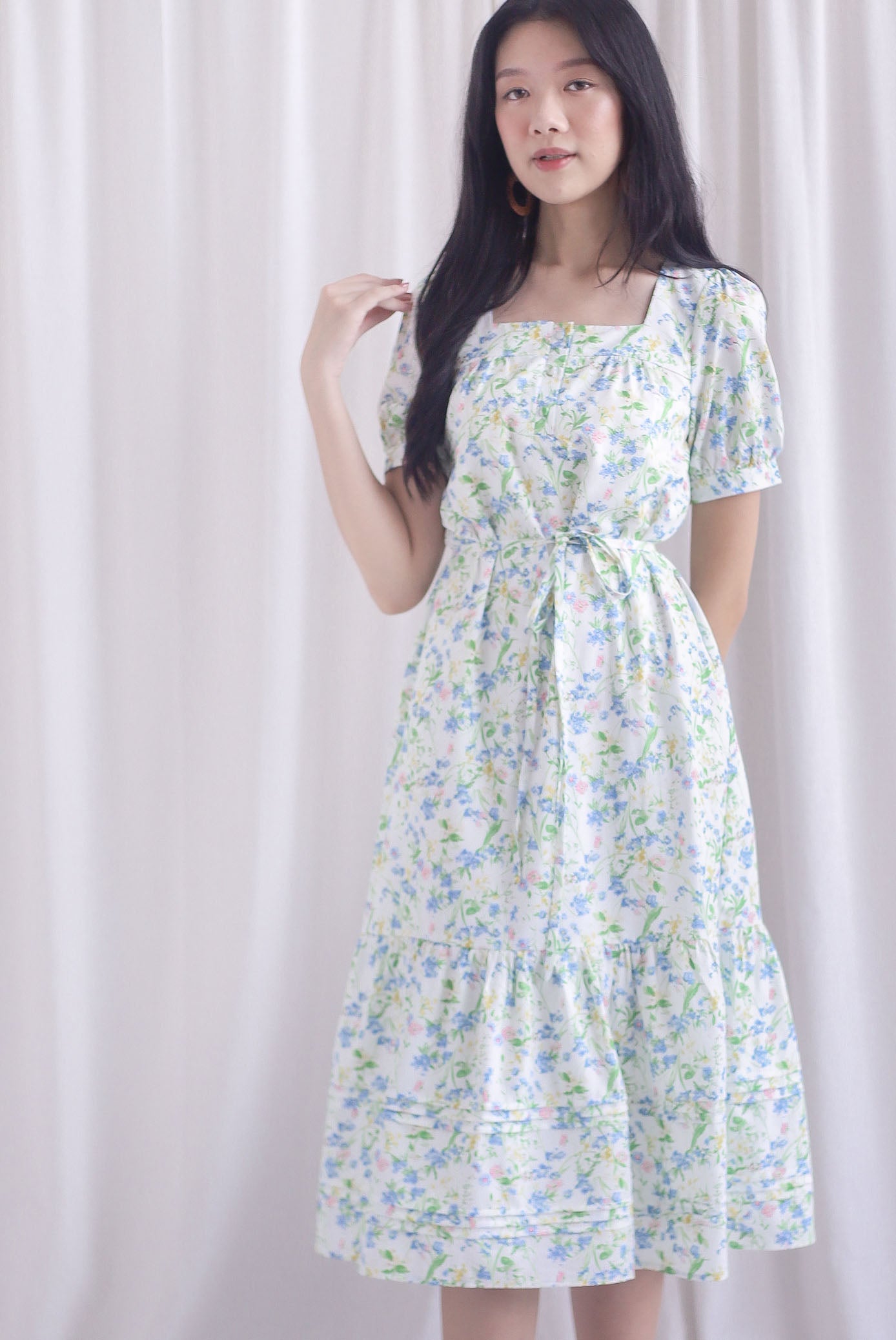 Antoinette Sashed Pintuck Hem Maxi Dress In White Floral