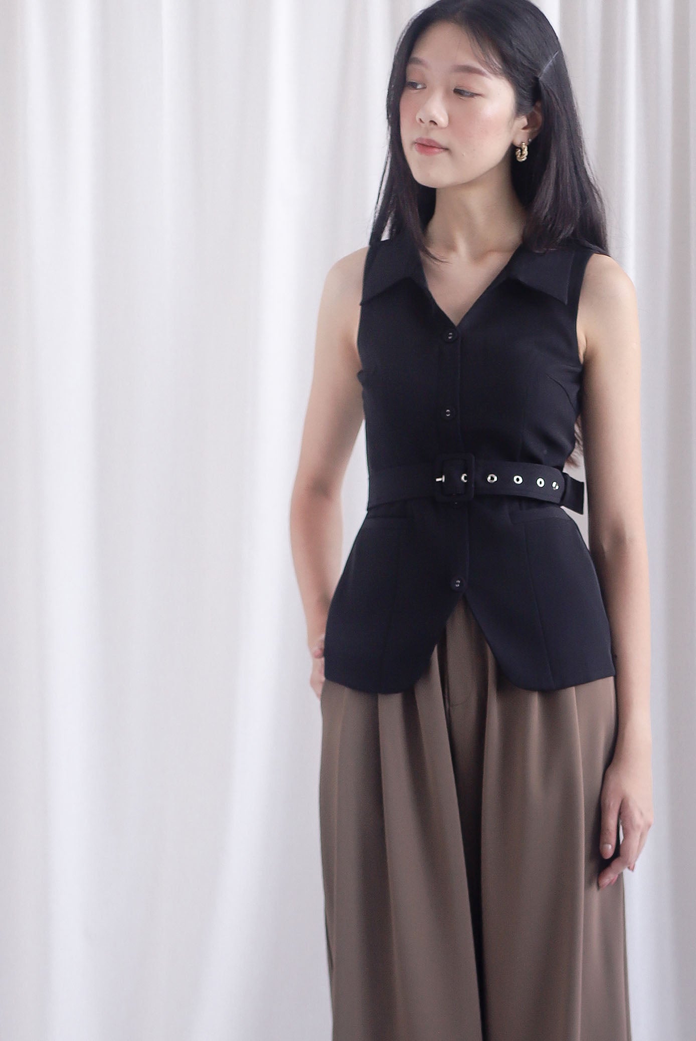 Margaux Collar Front Zip Top In Black