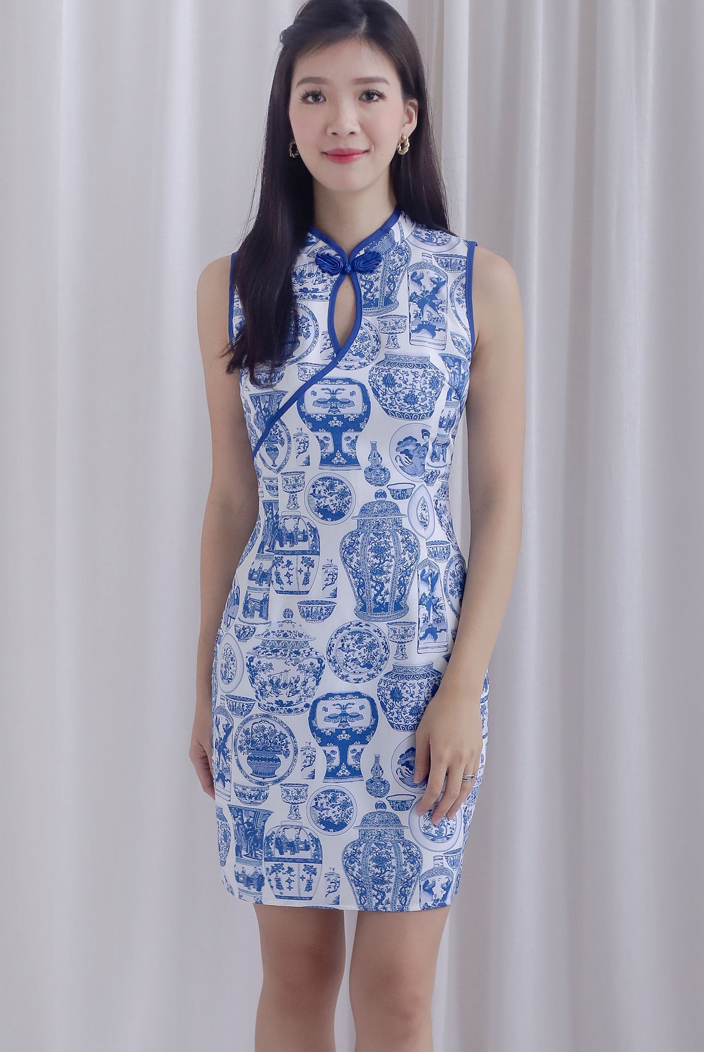 Agnes Vase Cheong Sam Dress In White