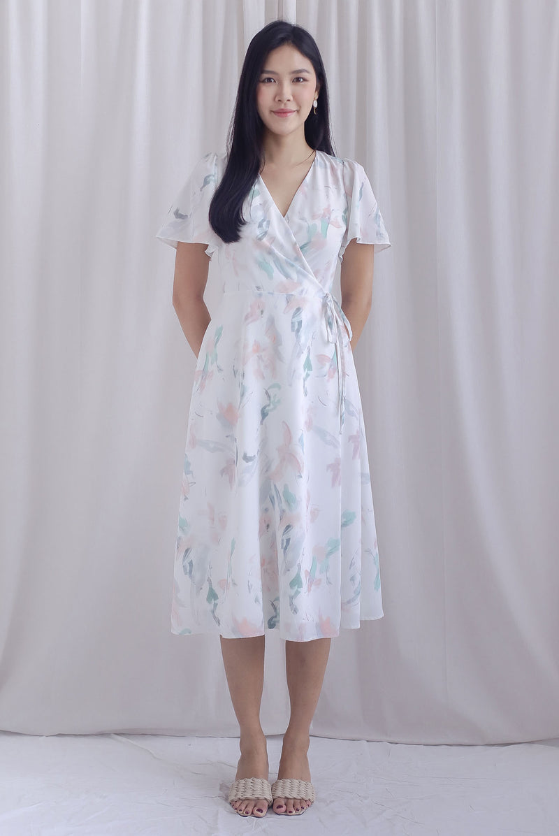 Amelia Brushstroke Sleeved Wrap Dress in Pink/Green
