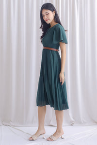 Anissa Flare Sleeve Pleated Dress In Forest Green