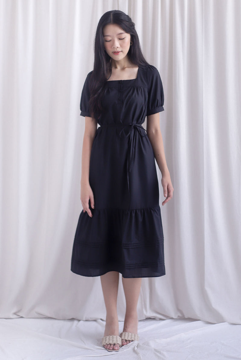 Antoinette Sashed Pintuck Hem Maxi Dress In Black