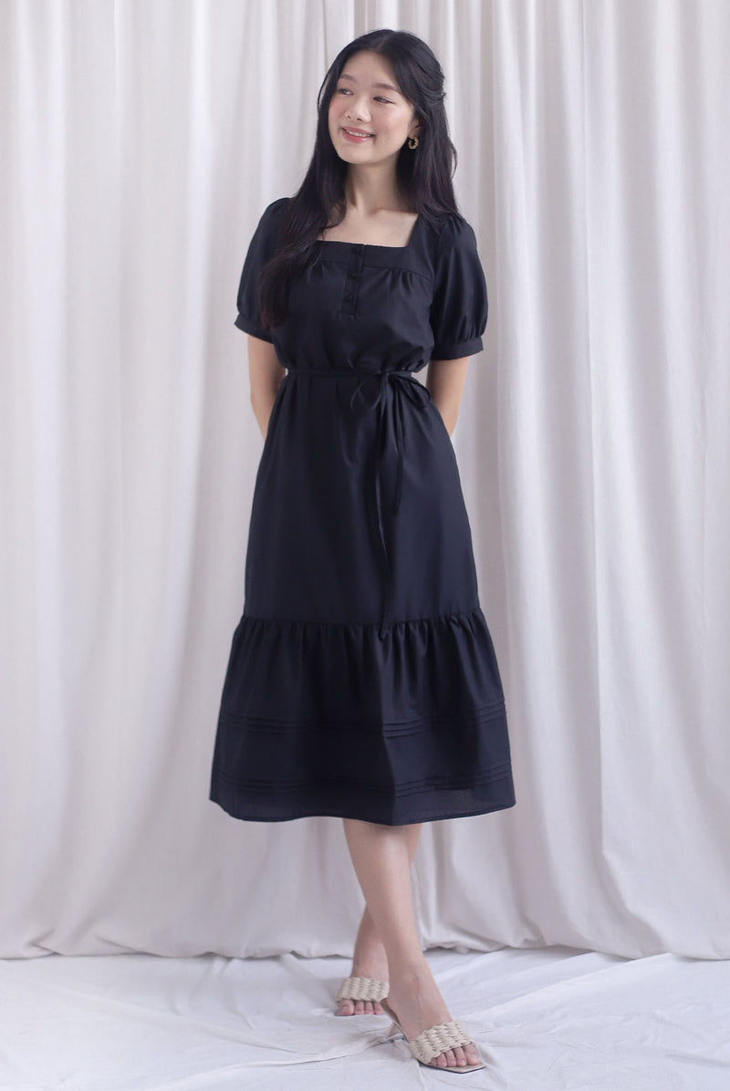 Antoinette Sashed Pintuck Hem Maxi Dress In Black