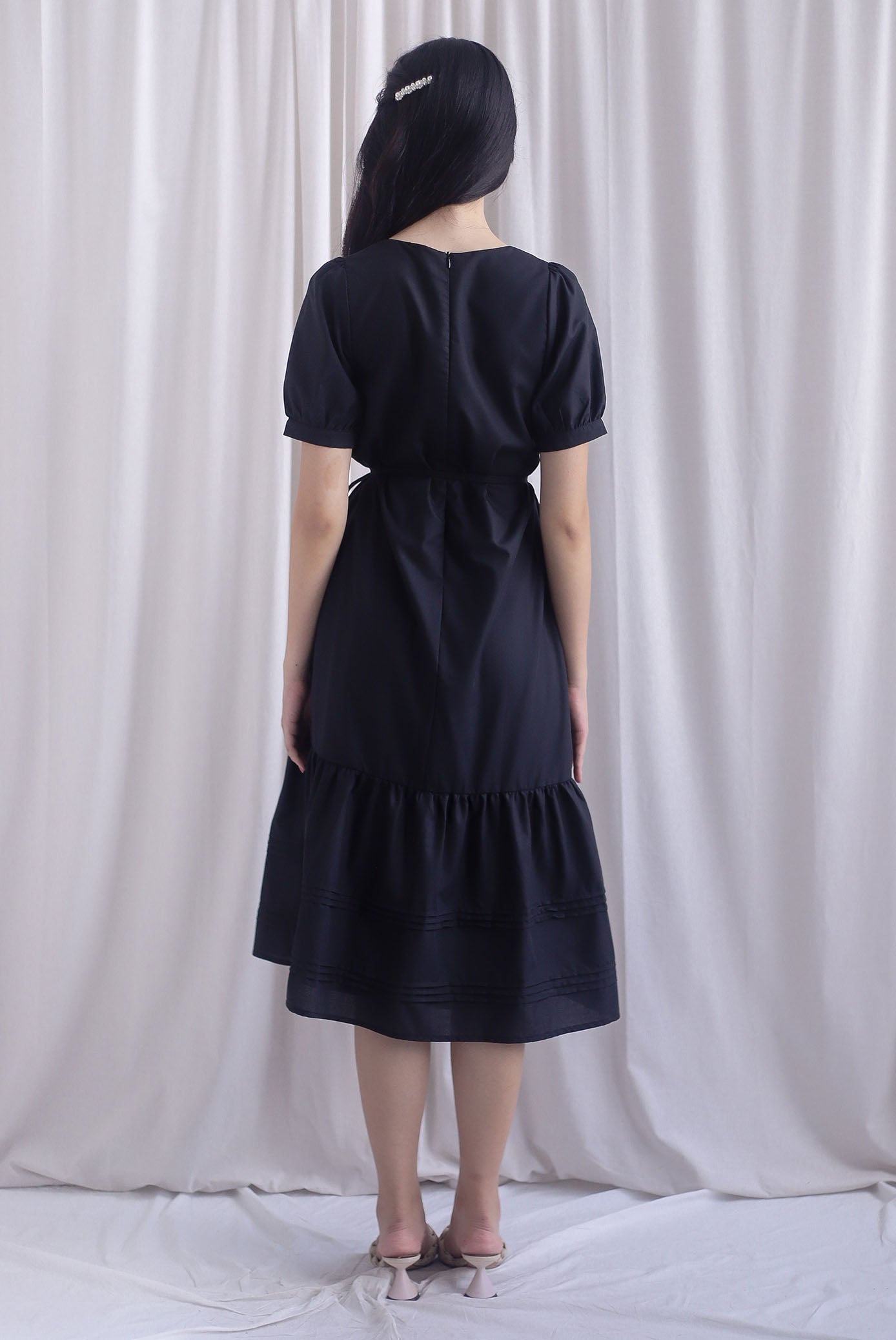 Antoinette Sashed Pintuck Hem Maxi Dress In Black