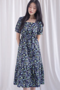 Antoinette Sashed Pintuck Hem Maxi Dress In Black Floral