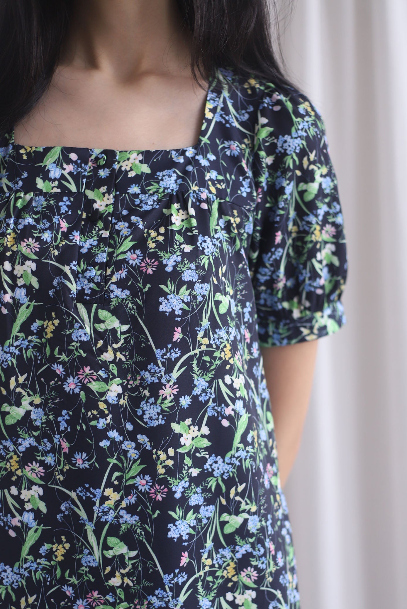 Antoinette Sashed Pintuck Hem Maxi Dress In Black Floral