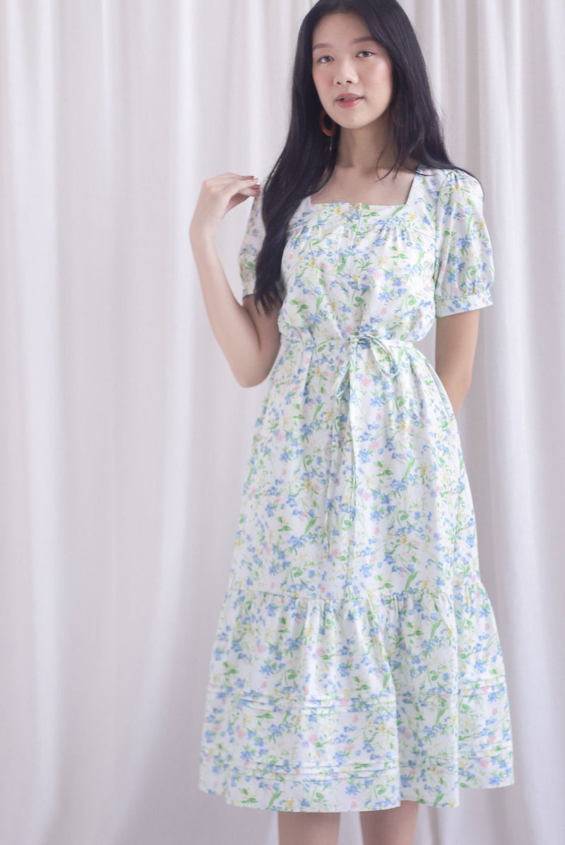 Antoinette Sashed Pintuck Hem Maxi Dress In White Floral