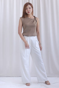 Ariana Twisted Shoulder Top In Taupe