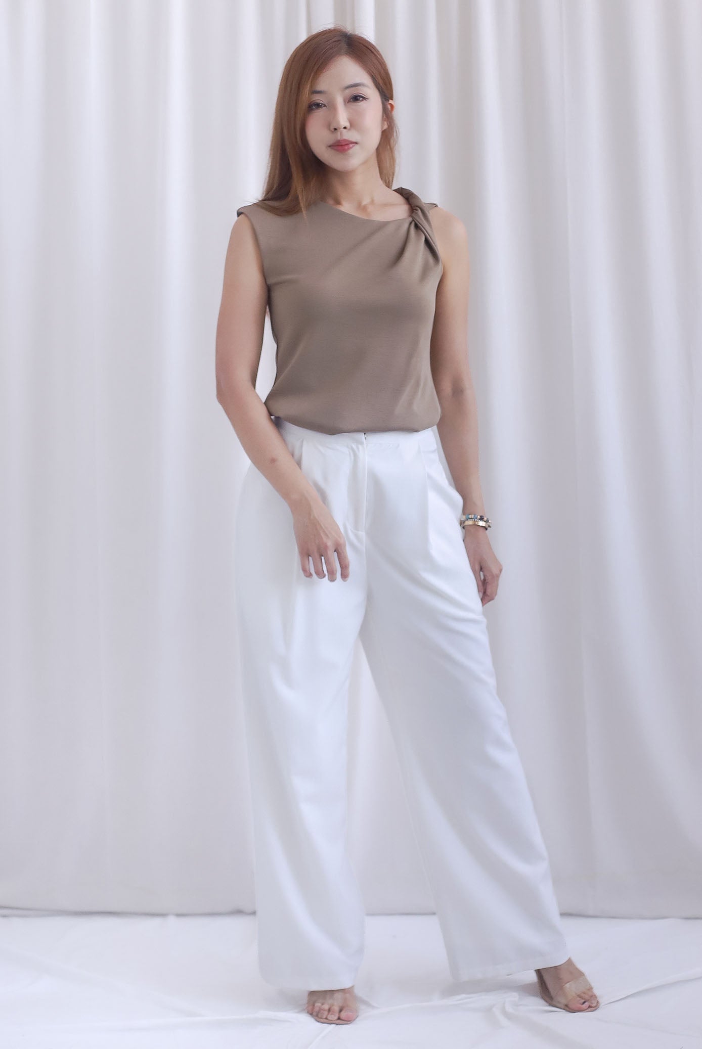 Ariana Twisted Shoulder Top In Taupe