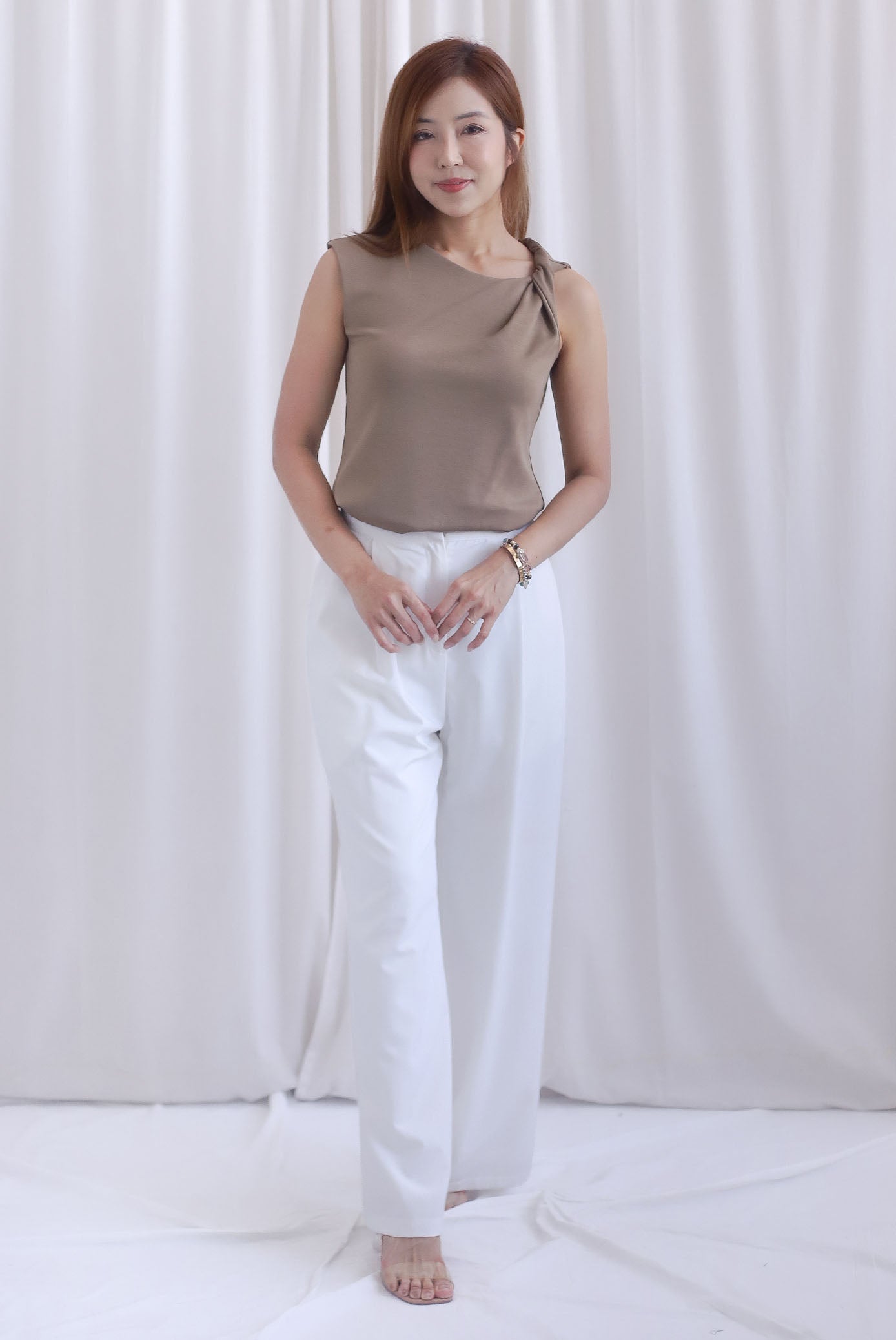 Ariana Twisted Shoulder Top In Taupe