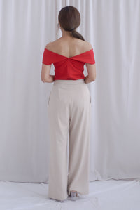 Aveline 2 Ways V Neck Top In Red