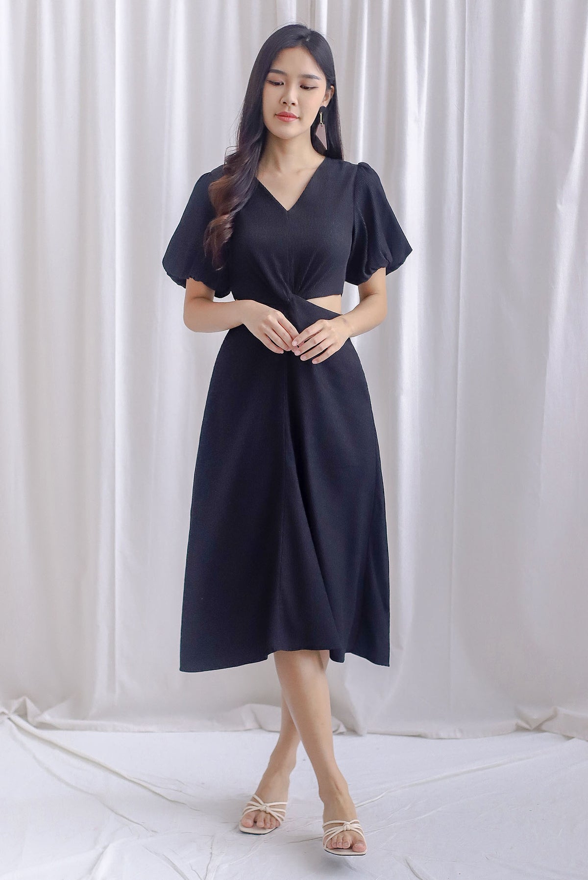 Bea Puffy Sleeve Knot Cut Out Midi Dress In Black