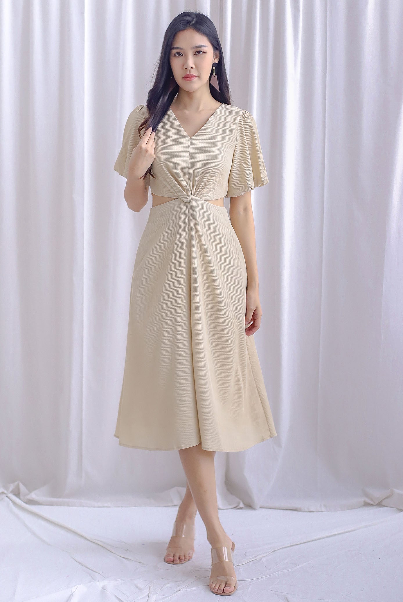 Bea Puffy Sleeve Knot Cut Out Midi Dress In Pale Yellow The Design Closets Bea Puffy Sleeve Knot Cut Out Midi Dress In Pale Yellow The Design Closets