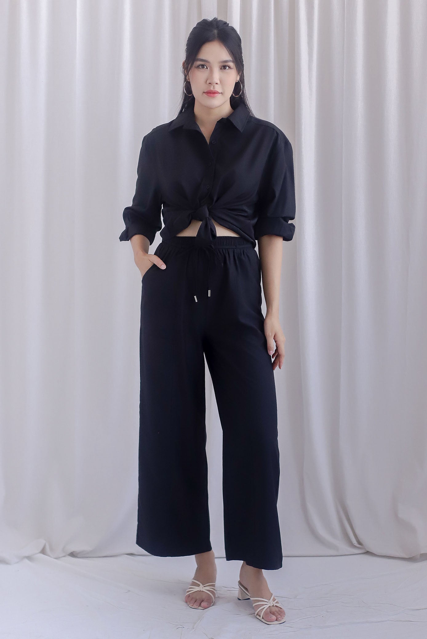 Becca Relaxed Pants In Black