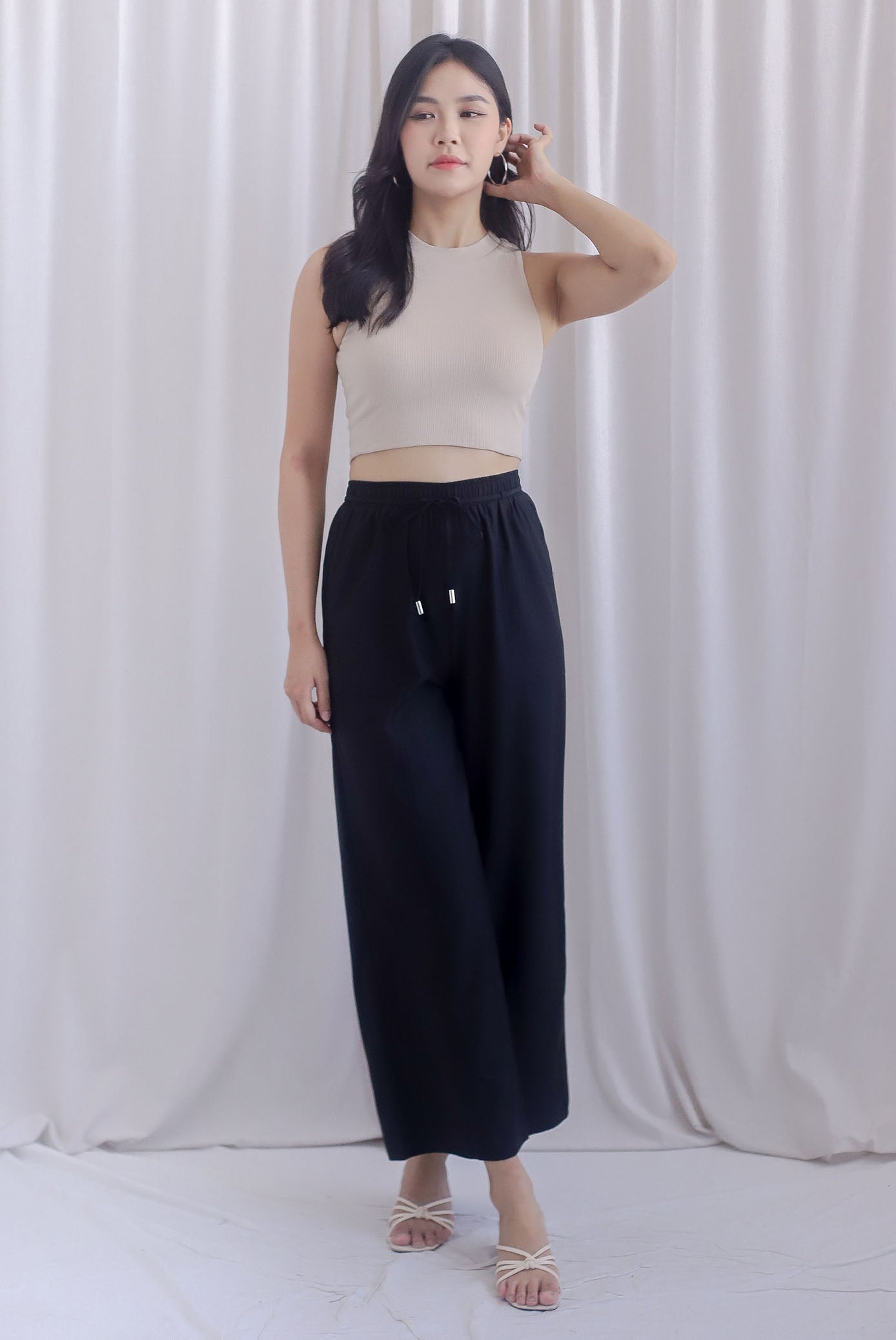 Becca Relaxed Pants In Black