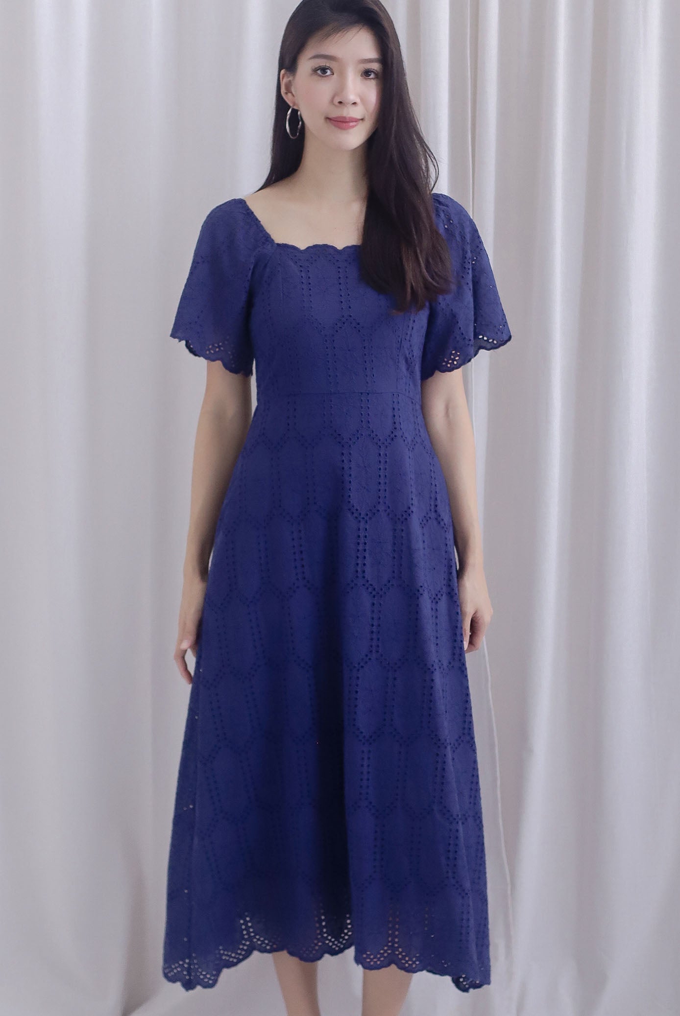 Beckett Scallop Hem Eyelet Sleeved Dress In Navy Blue