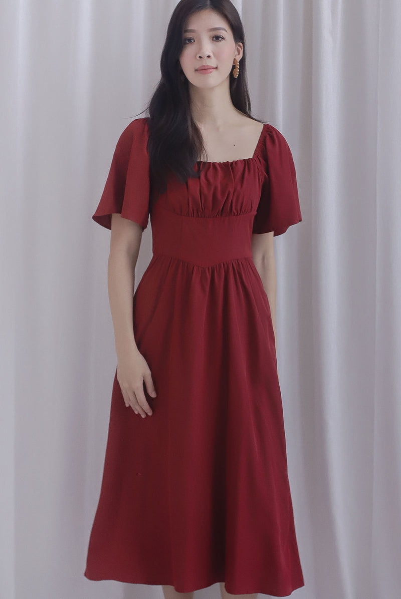 Beryl Ruched Empire Waist Sleeved Dress In Wine Red