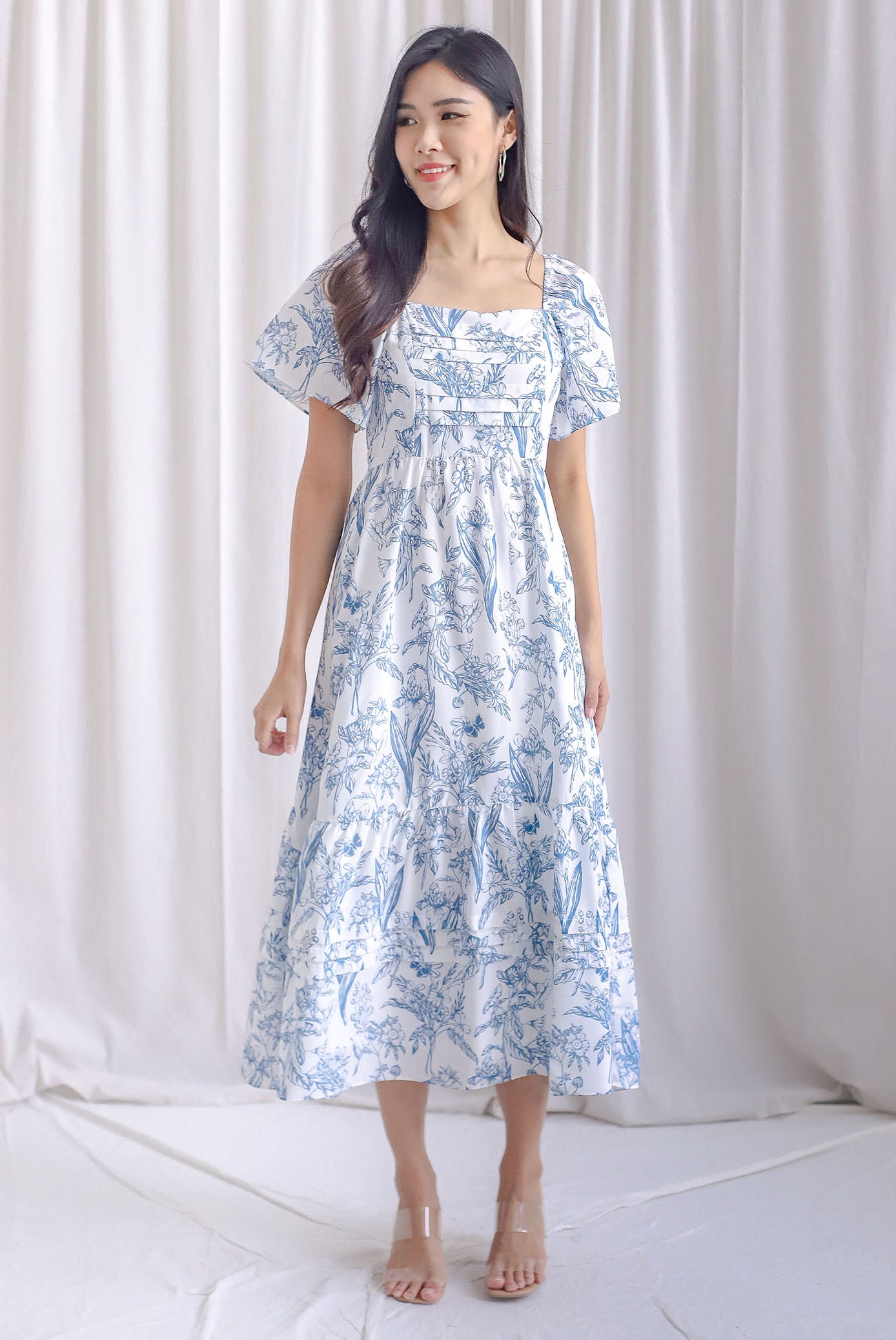 Bevelia Flutter Sleeve Pleated Maxi Dress In Teal Porcelain