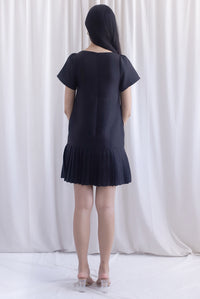 Boston Sleeved Tweed Gold Buttons Pleat Hem Dress In Black