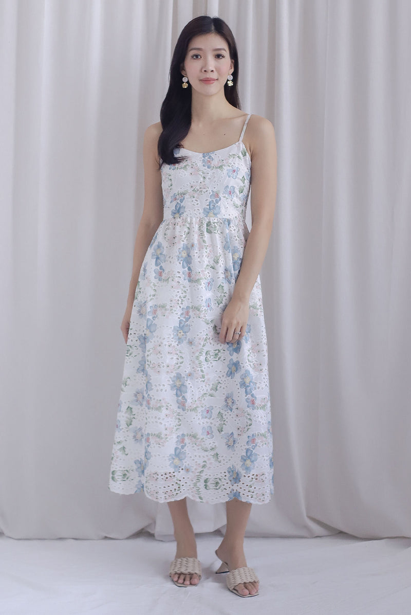 Calybrid Embro Floral Spag Scallop Dress In Blue