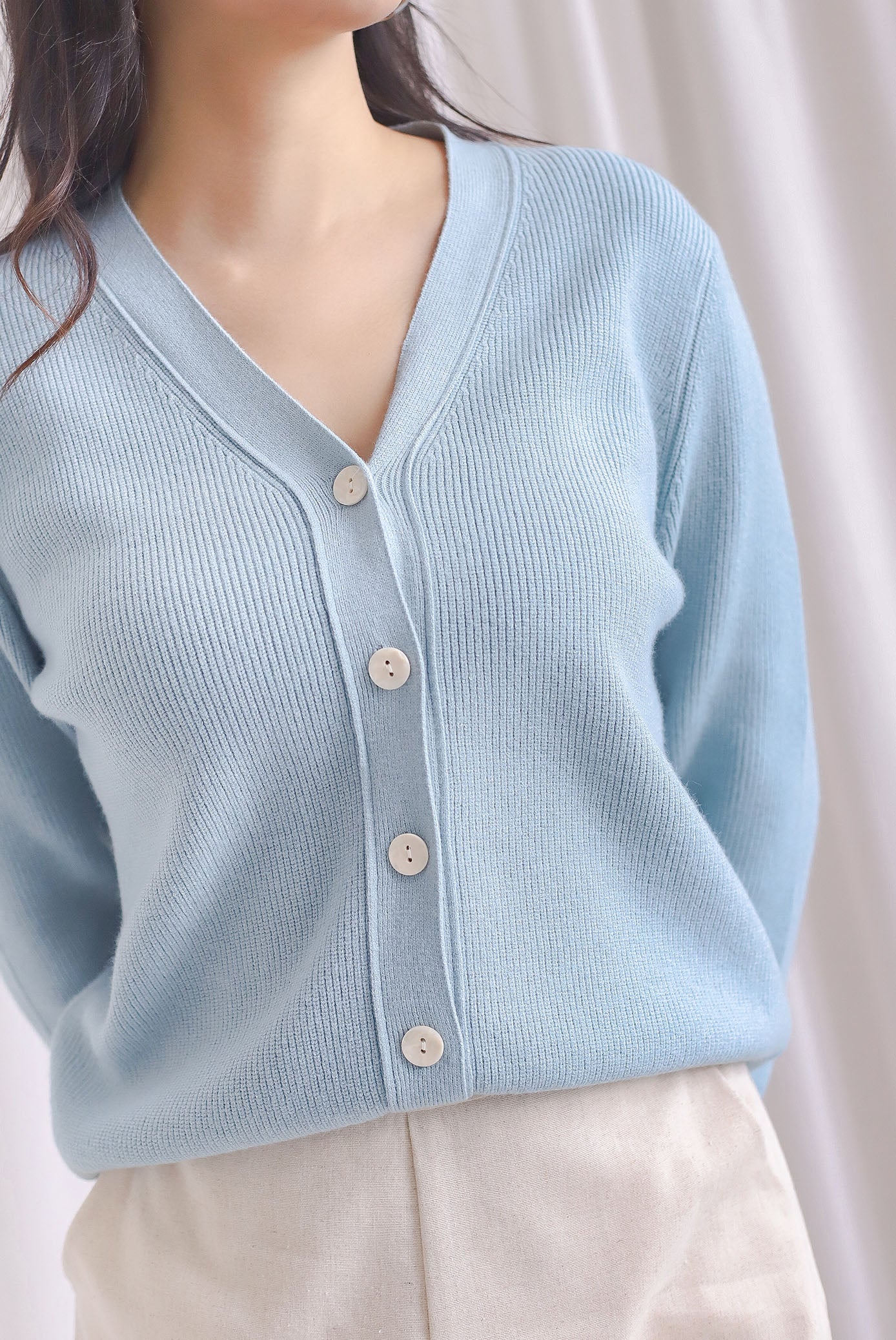 Carter Ribbed Buttons Cardigan In Blue
