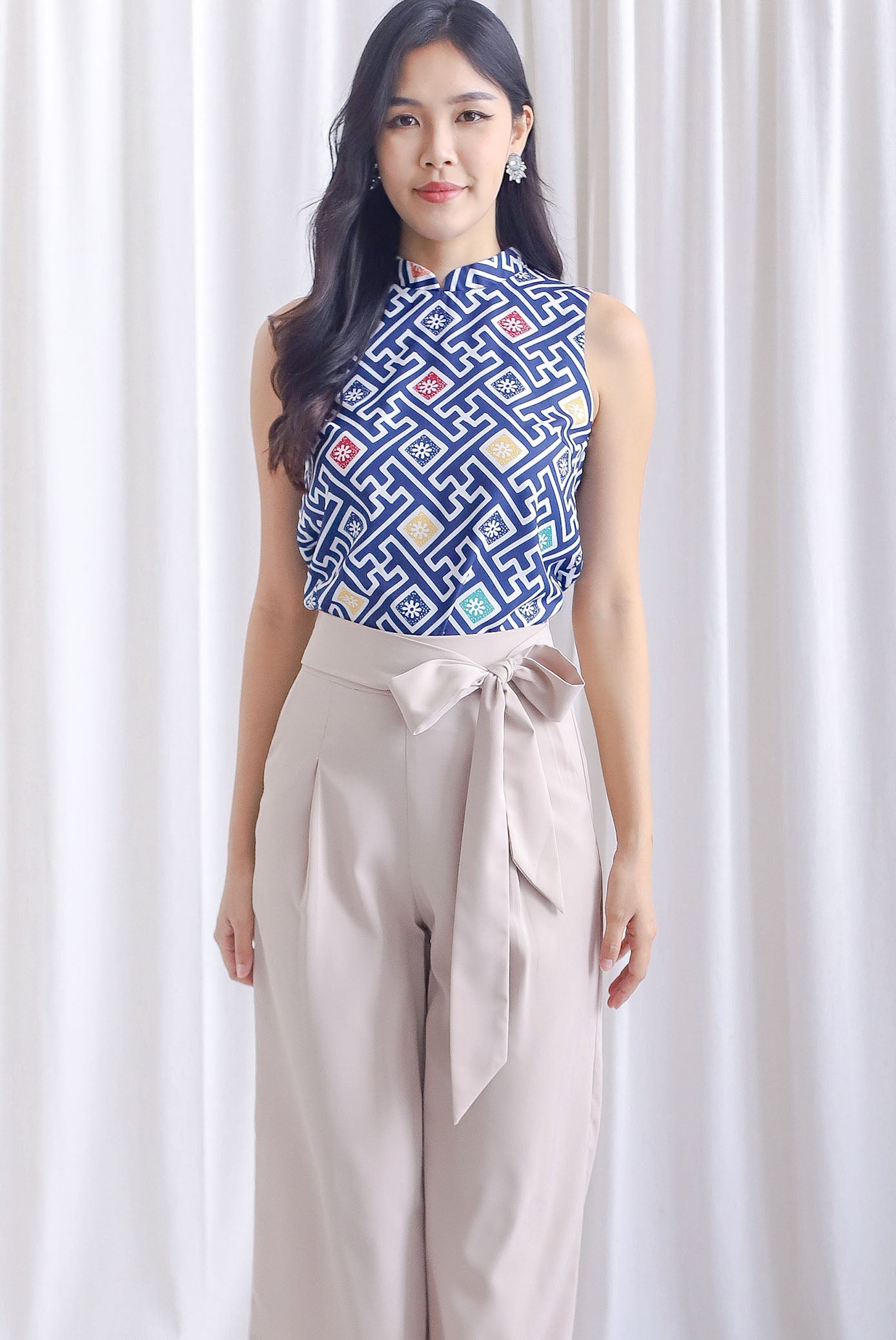 Cera Removable Oriental Collar Grid Top In Navy Blue