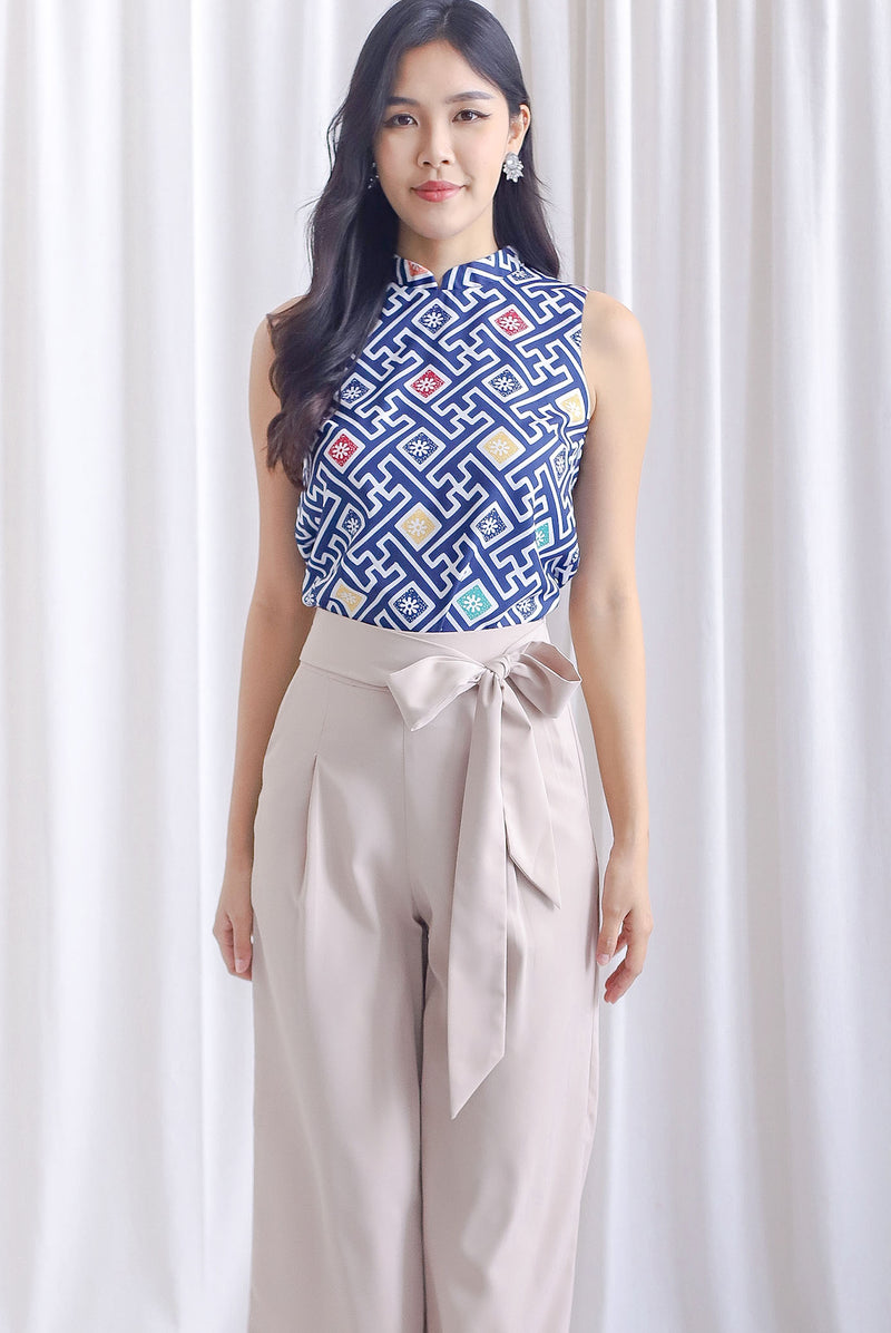 Cera Removable Oriental Collar Grid Top In Navy Blue