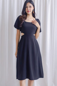 Chantel Sleeved Cut Out Waist Midi Dress In Black