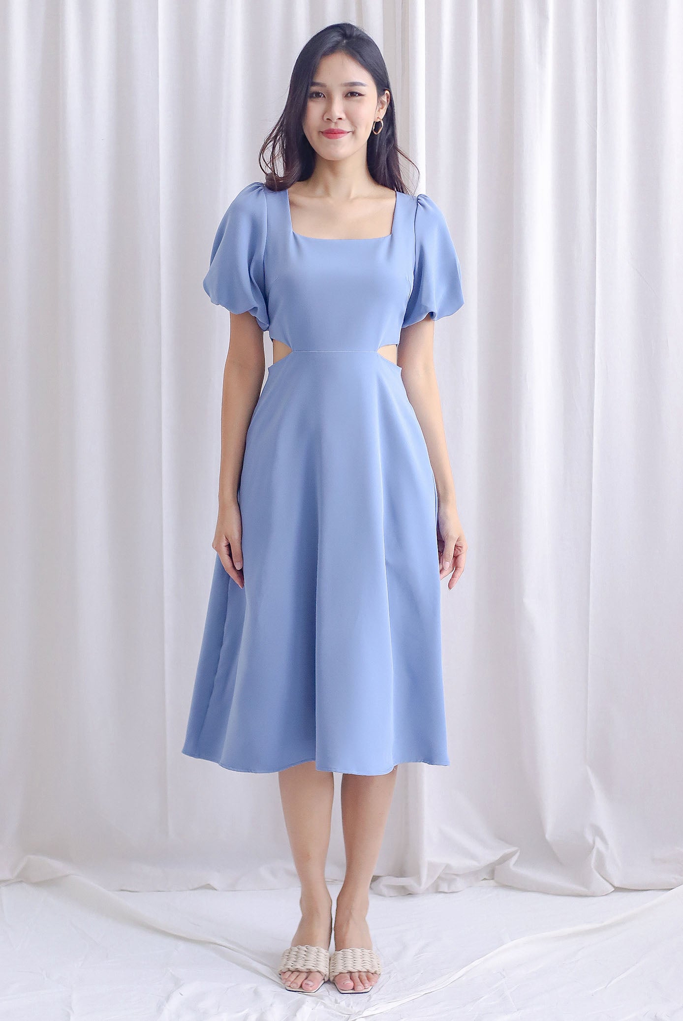 Chantel Sleeved Cut Out Waist Midi Dress In Steel Blue