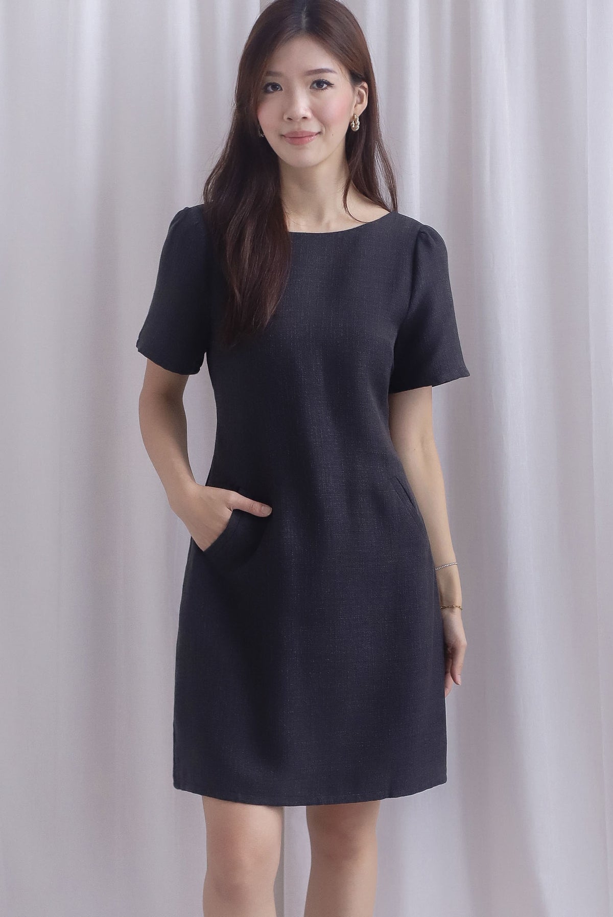 Charmaine Sleeved Wide Neckline Tweed Shift Dress In Black