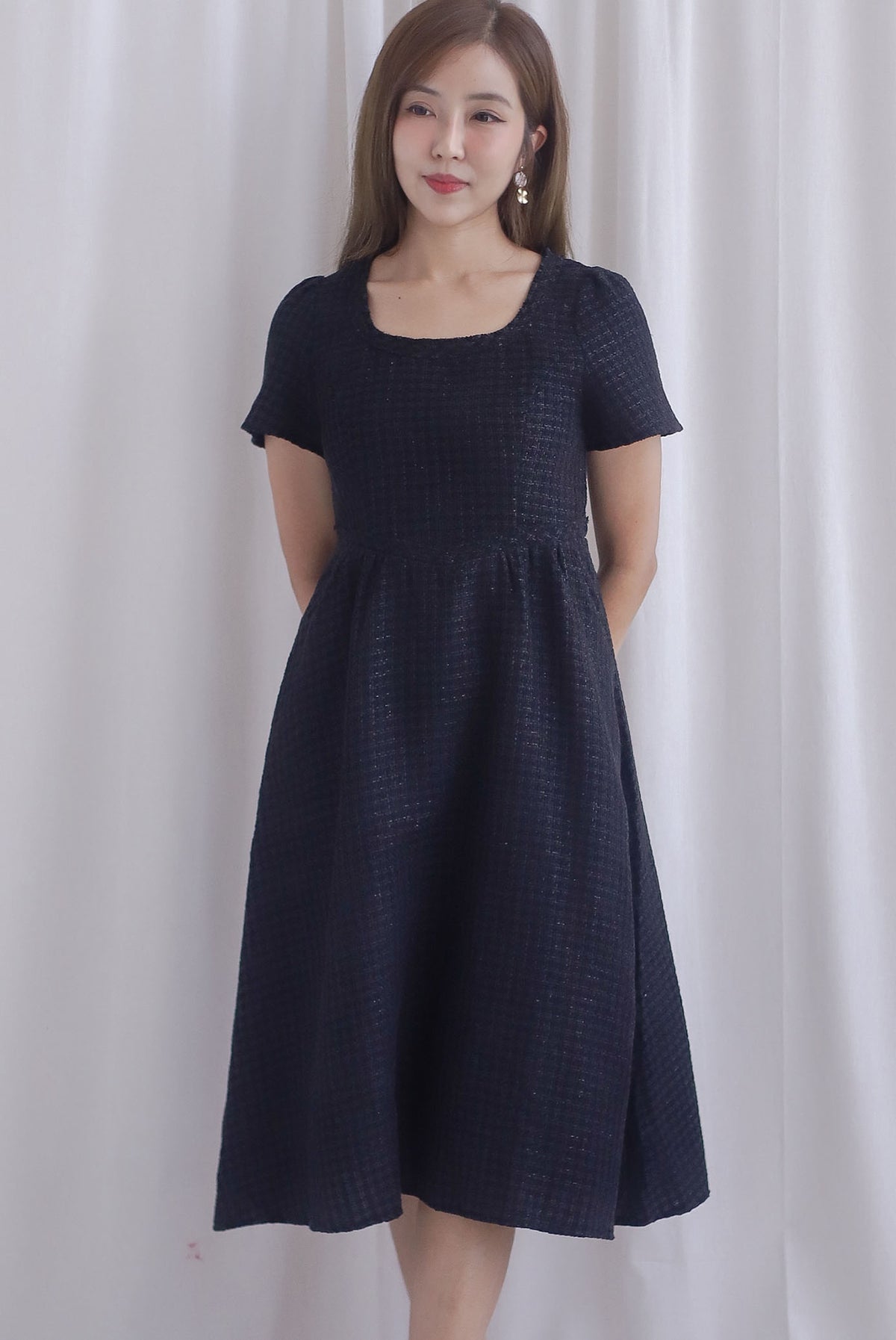 Chelle Tweed V Wastline Midi Skater Dress In Black