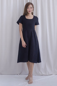 Chelle Tweed V Wastline Midi Skater Dress In Black