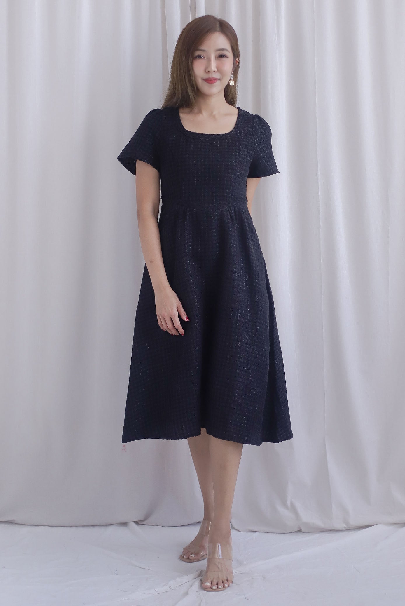 Chelle Tweed V Wastline Midi Skater Dress In Black