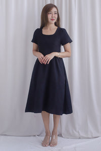 Chelle Tweed V Wastline Midi Skater Dress In Black