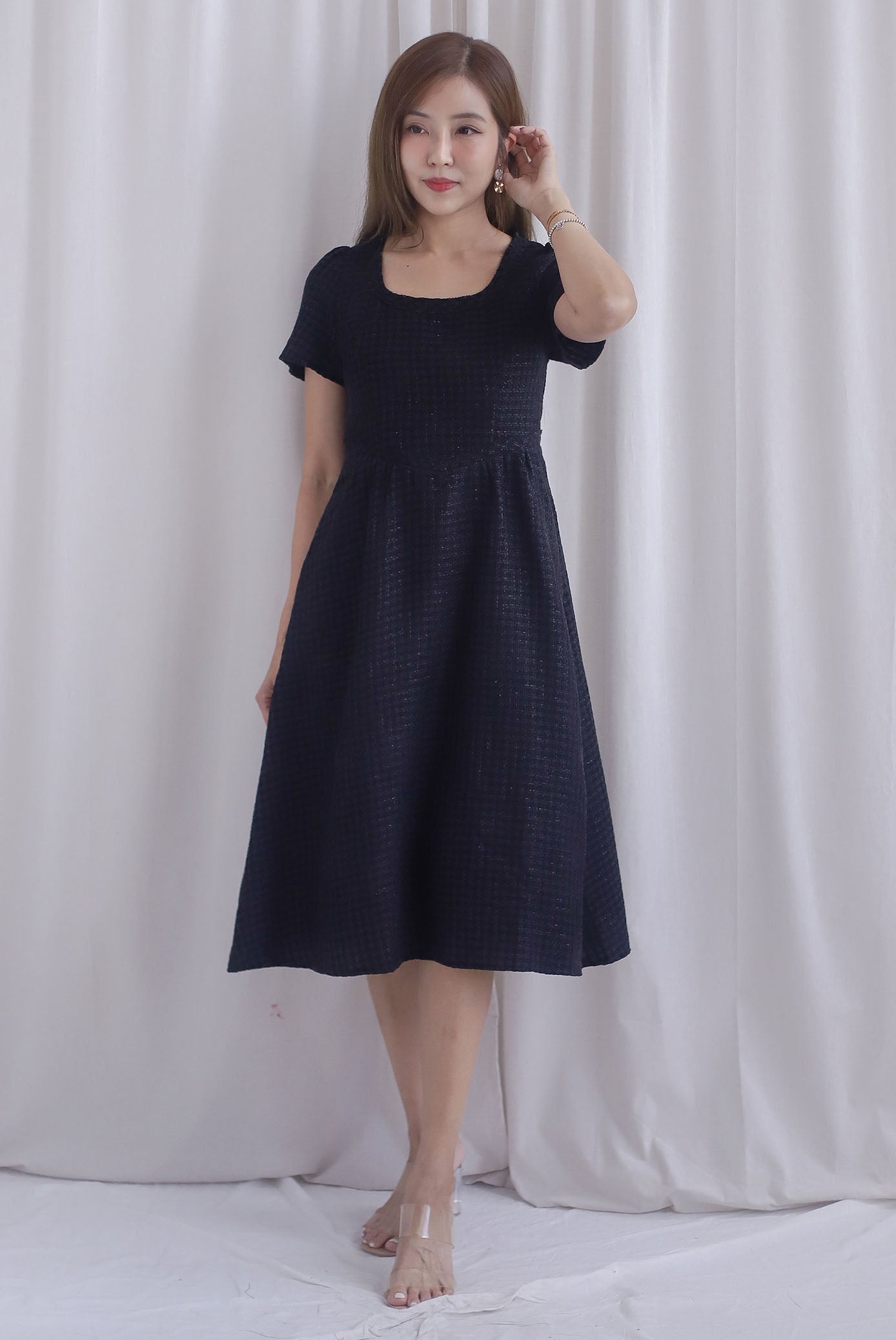 Chelle Tweed V Wastline Midi Skater Dress In Black