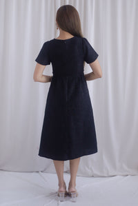 Chelle Tweed V Wastline Midi Skater Dress In Black