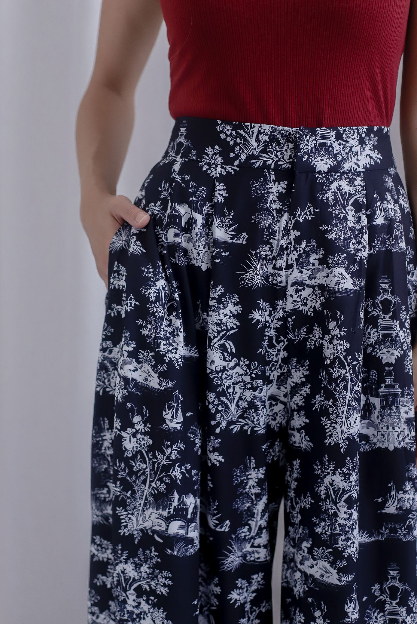 Chinoiserie Printed Wide Culottes In Black