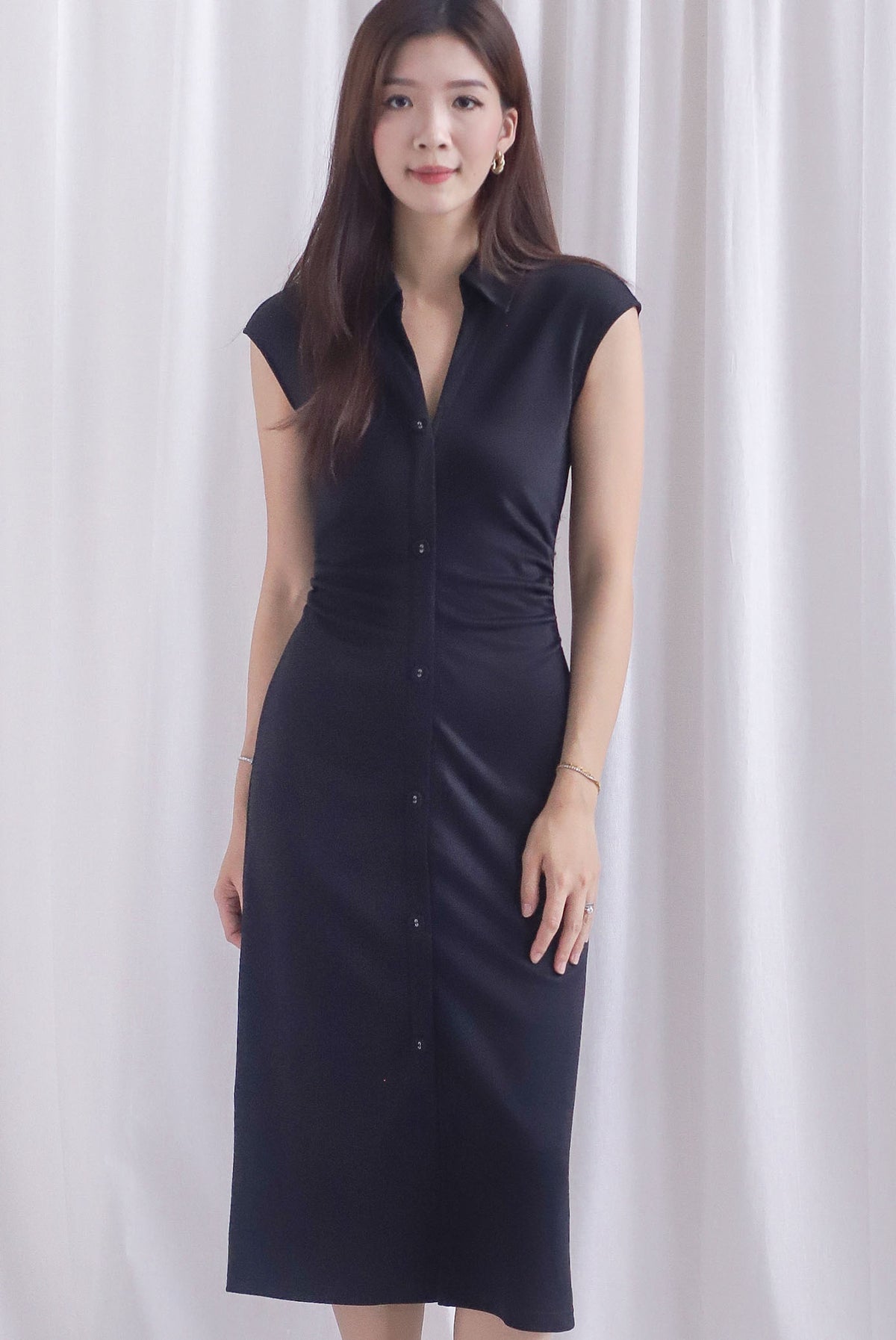 Daphne Collar Front Zip Ruched Dress In Black