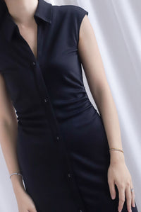 Daphne Collar Front Zip Ruched Dress In Black