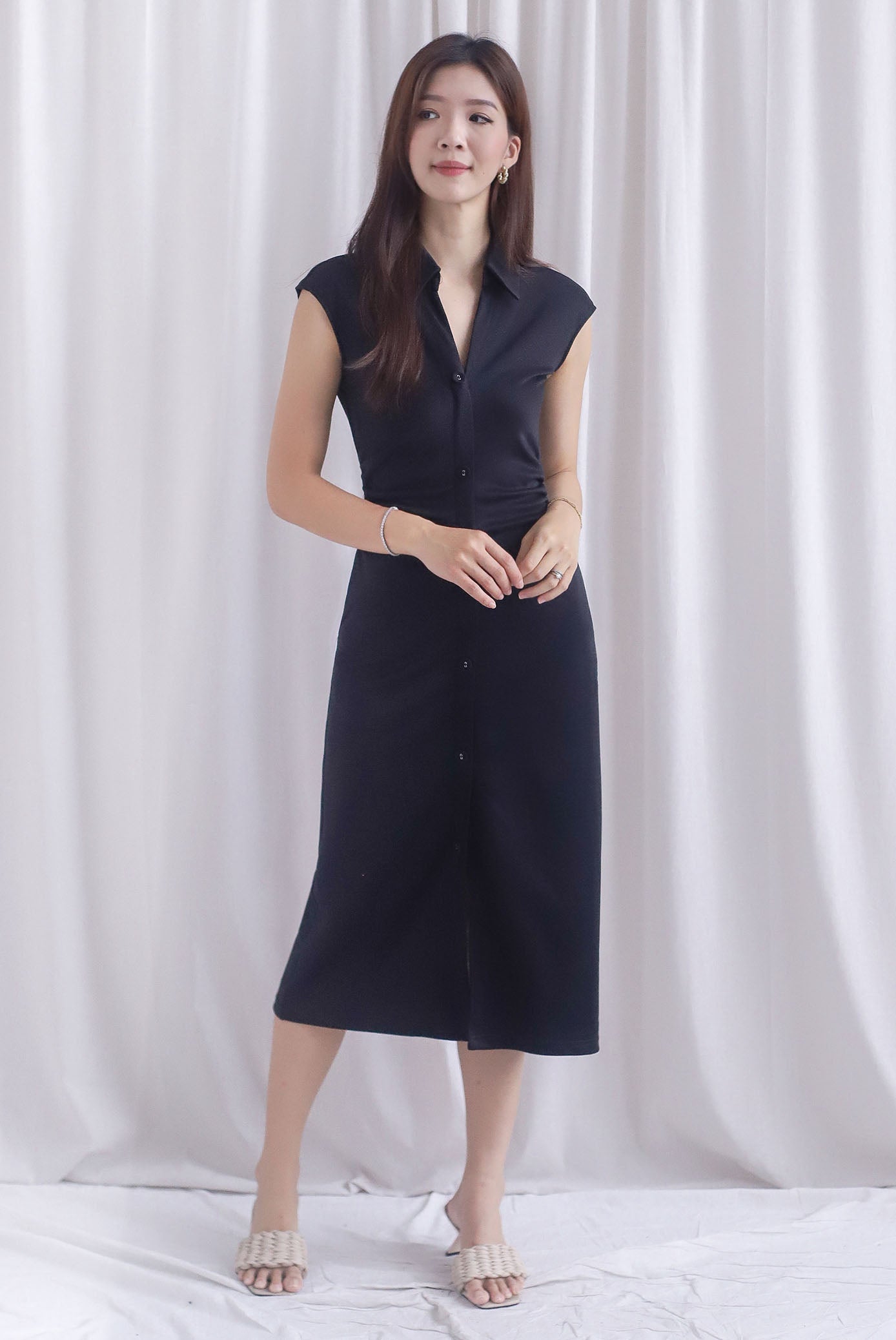 Daphne Collar Front Zip Ruched Dress In Black