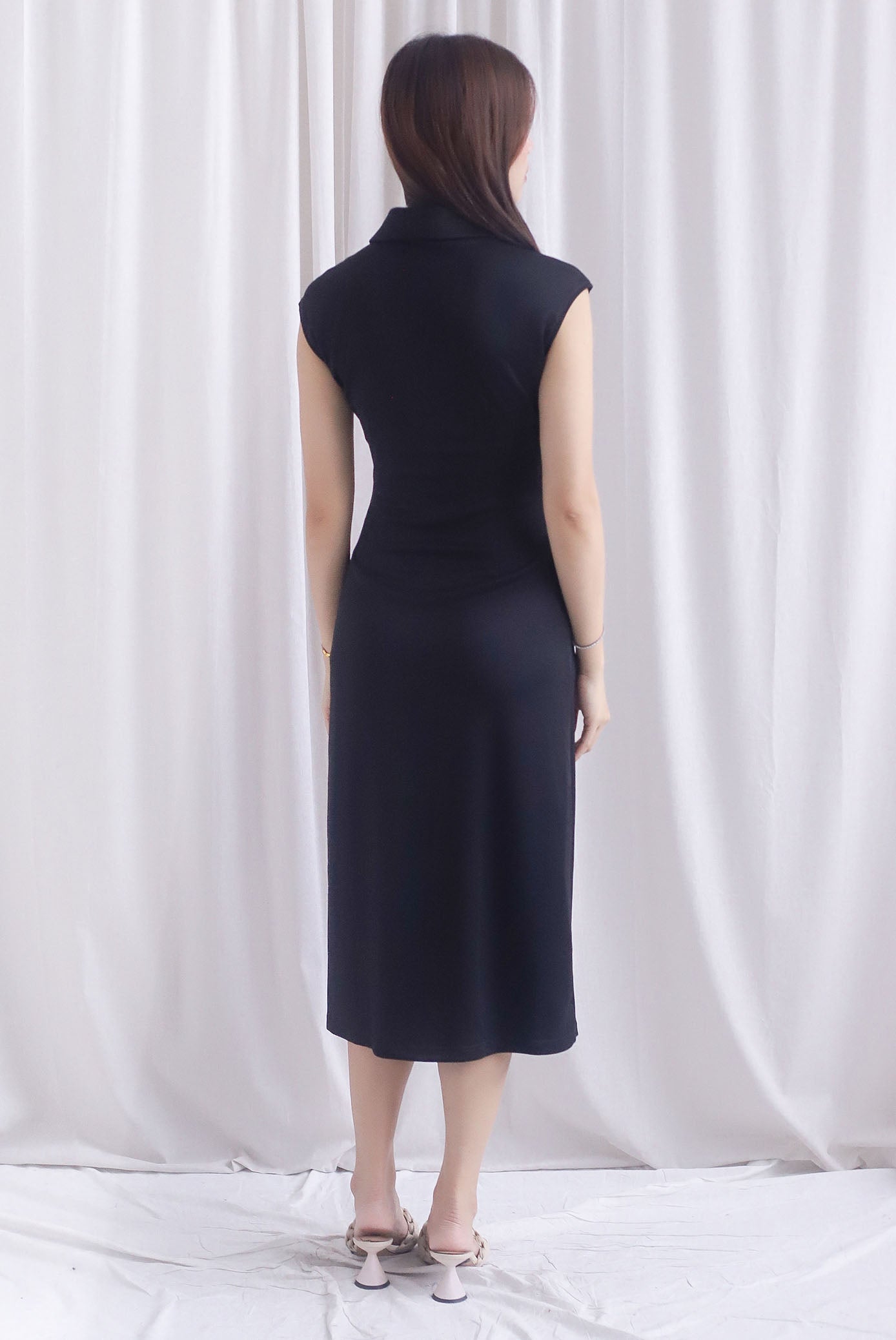 Daphne Collar Front Zip Ruched Dress In Black