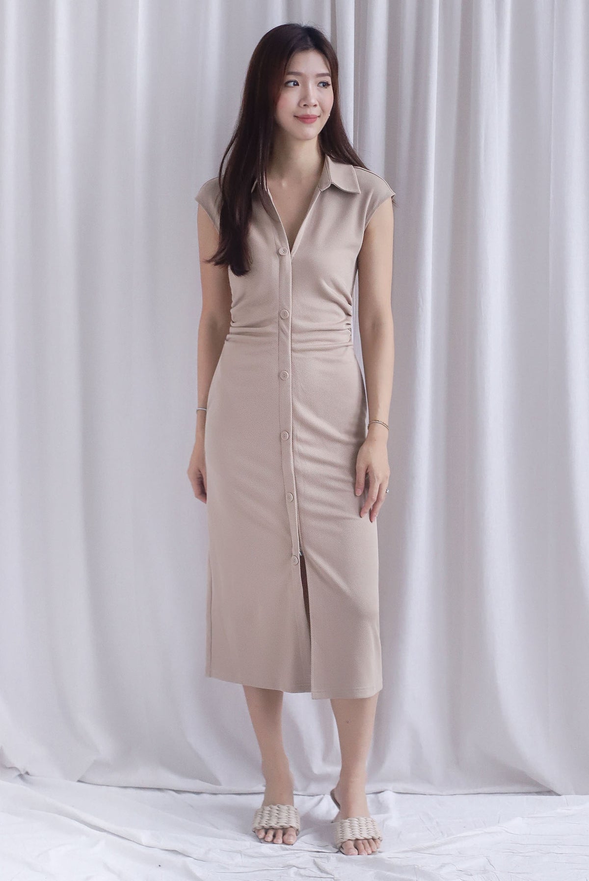 Daphne Collar Front Zip Ruched Dress In Ecru