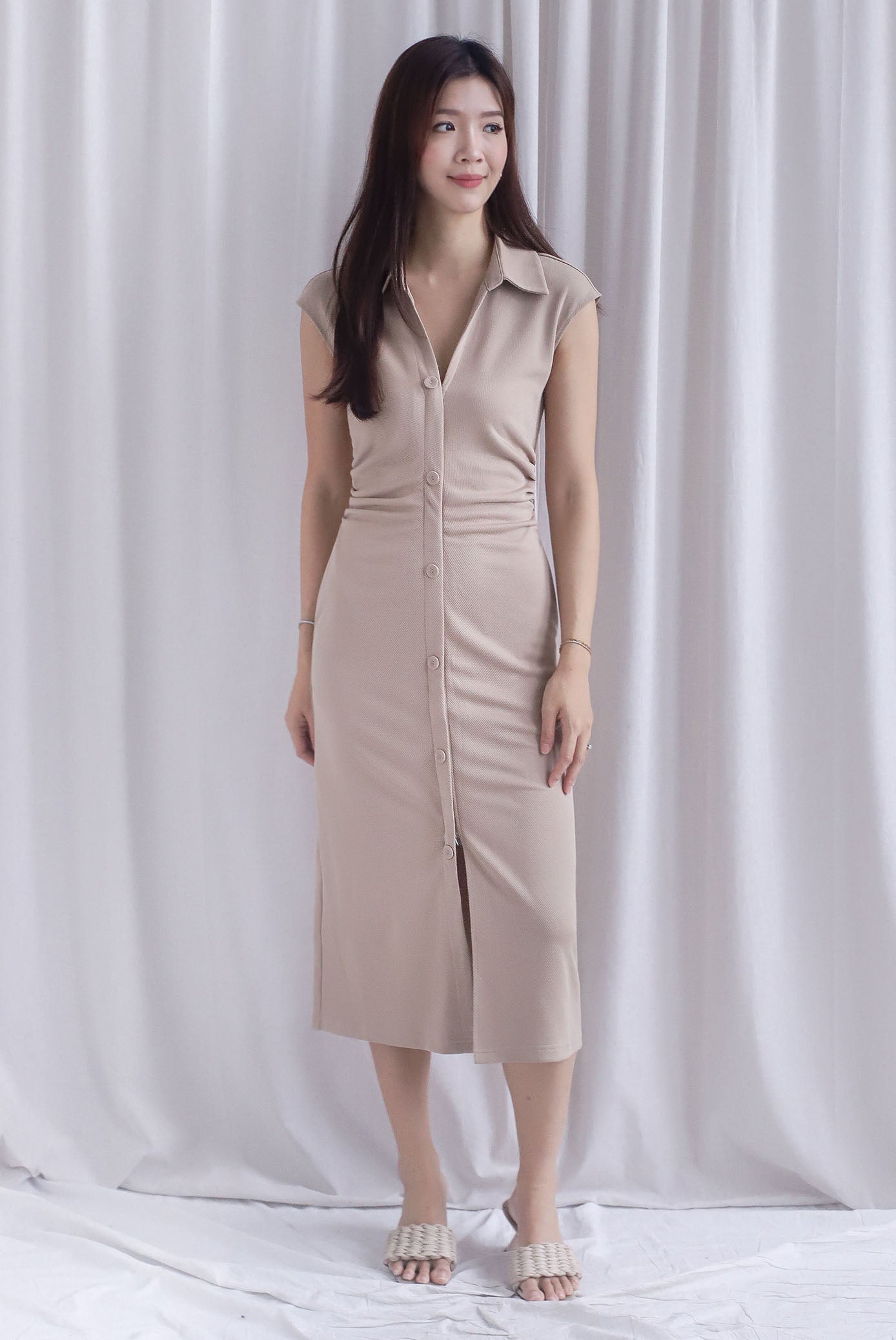 Daphne Collar Front Zip Ruched Dress In Ecru