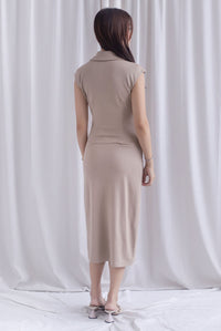 Daphne Collar Front Zip Ruched Dress In Ecru