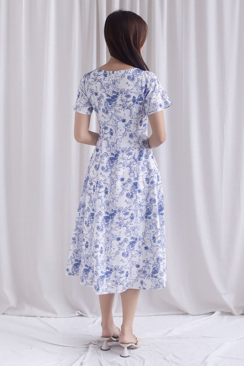 Efisio Porcelain Sleeved Seam Midi Dress In Blue