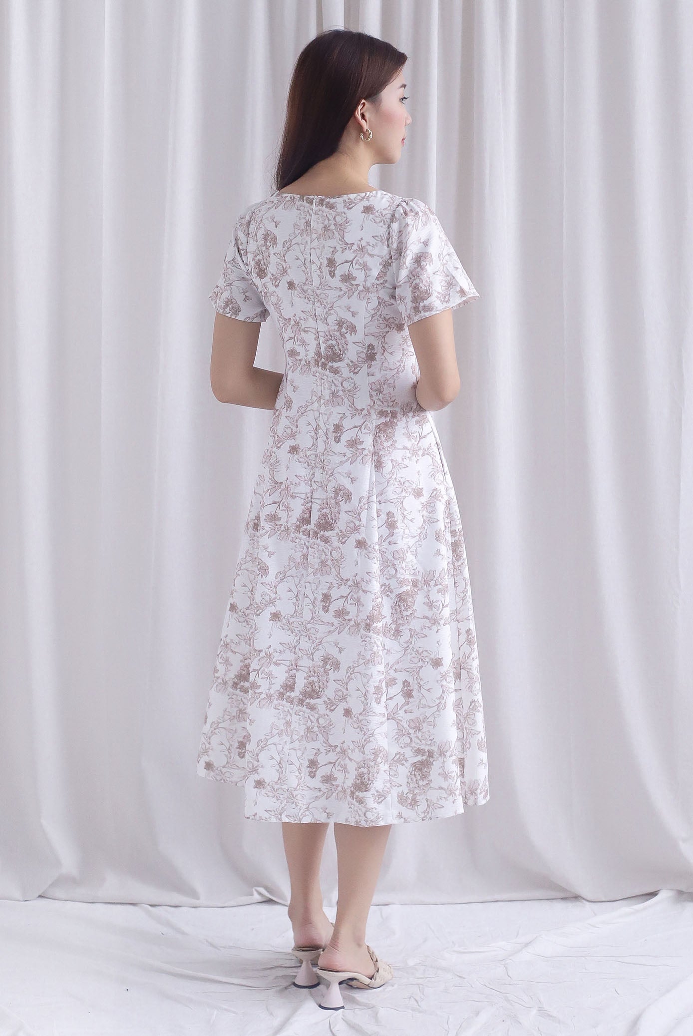 Efisio Porcelain Sleeved Seam Midi Dress In Brown