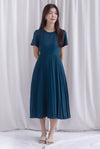 Elon Sleeved Pleat Midi Dress In Forest Green