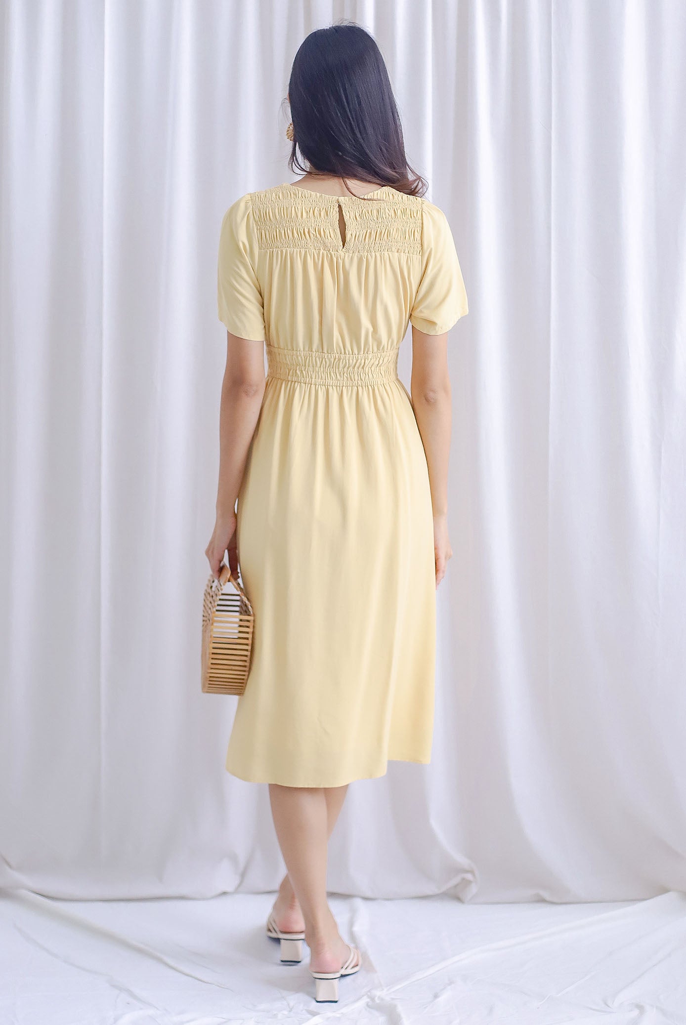 Elorie Flutter Sleeve Ruched Midi Dress In Yellow