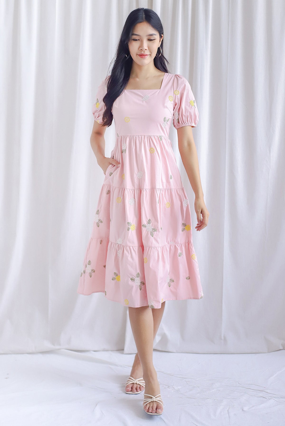 Elyna Embro Puffy Sleeve Tier Midi Dress In Pink